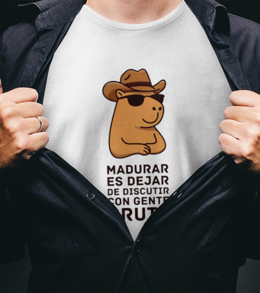 Capybara Madurar Es Dejar De Discutir Con Gente Bruta Cowgirl Hat Sunglasses T-Shirt