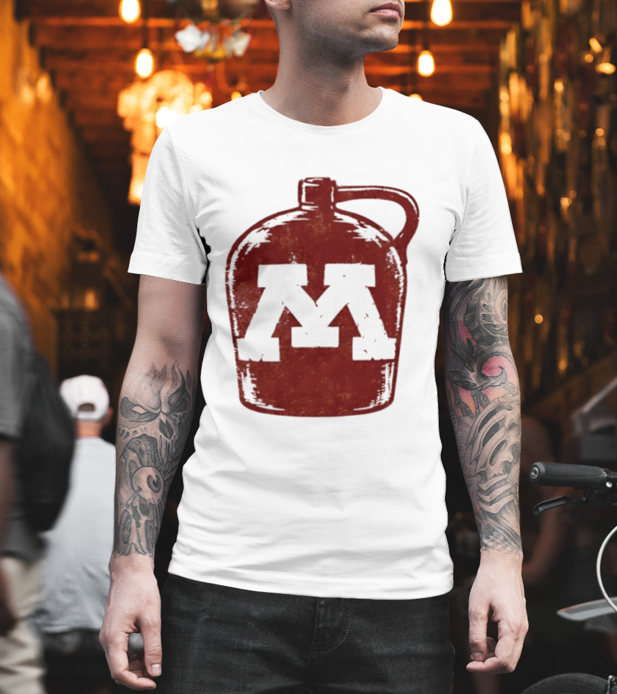 Minnesota Golden Gophers Football Jug M T-Shirt