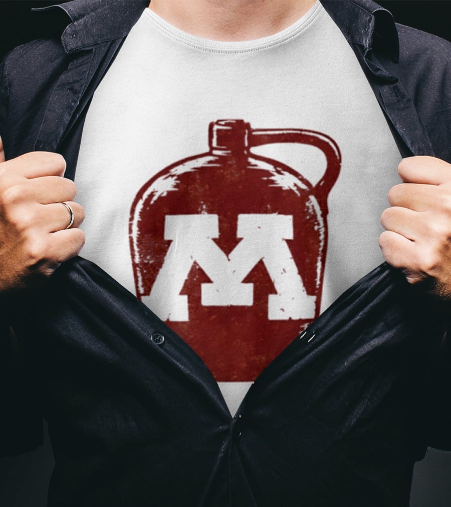 Minnesota Golden Gophers Football Jug M T-Shirt