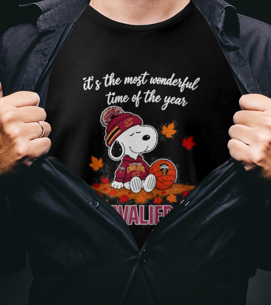 Cleveland Cavaliers Snoopy It's The Most Wonderful Time Of The Year Autumn Football T-Shirt