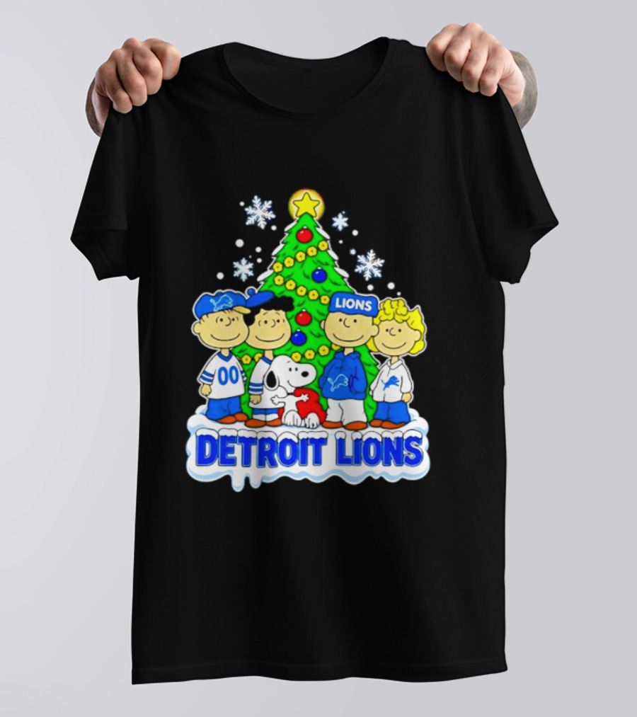 Peanuts Christmas Tree Detroit Lions Team Snoopy Woodstock T-Shirt
