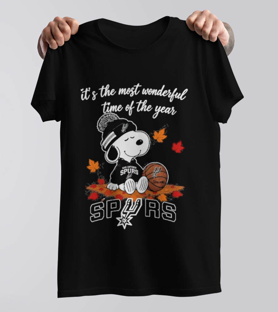 San Antonio Spurs Snoopy It's The Most Wonderful Time Of The Year Autumn Football Leaves T-Shirt