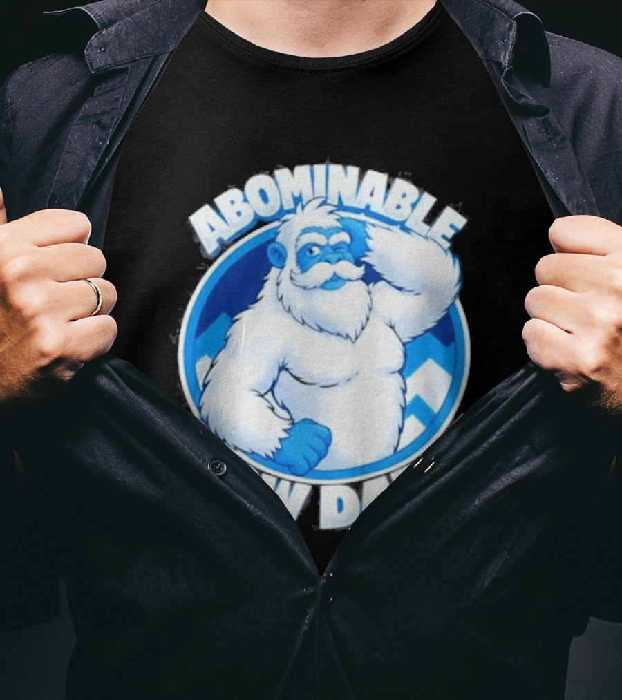Abominable Snow Daddy Yeti Bigfoot Sasquatch Ice Blue Circle T-Shirt