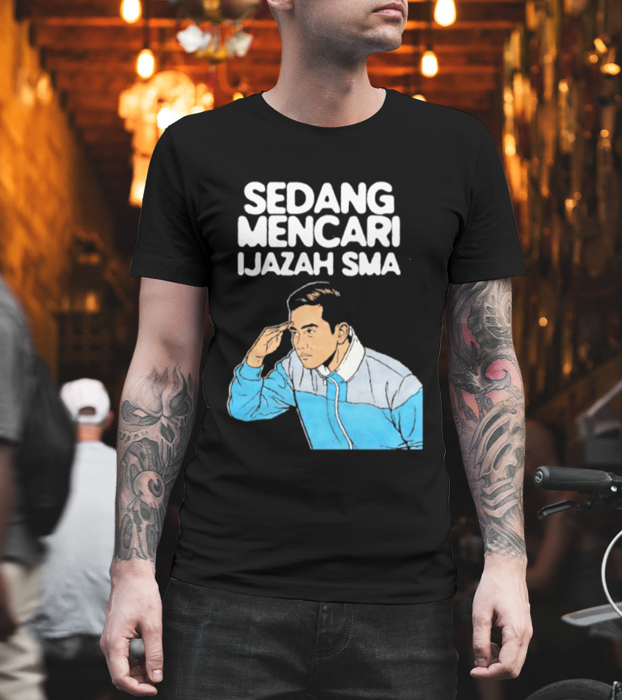 Sedang Mencari Ijazah SMA Man In Blue Jacket Visual T-Shirt