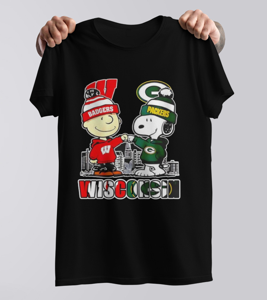 Peanuts Wisconsin Badgers Packers Wisconsin Snoopy Charlie Brown T-Shirt