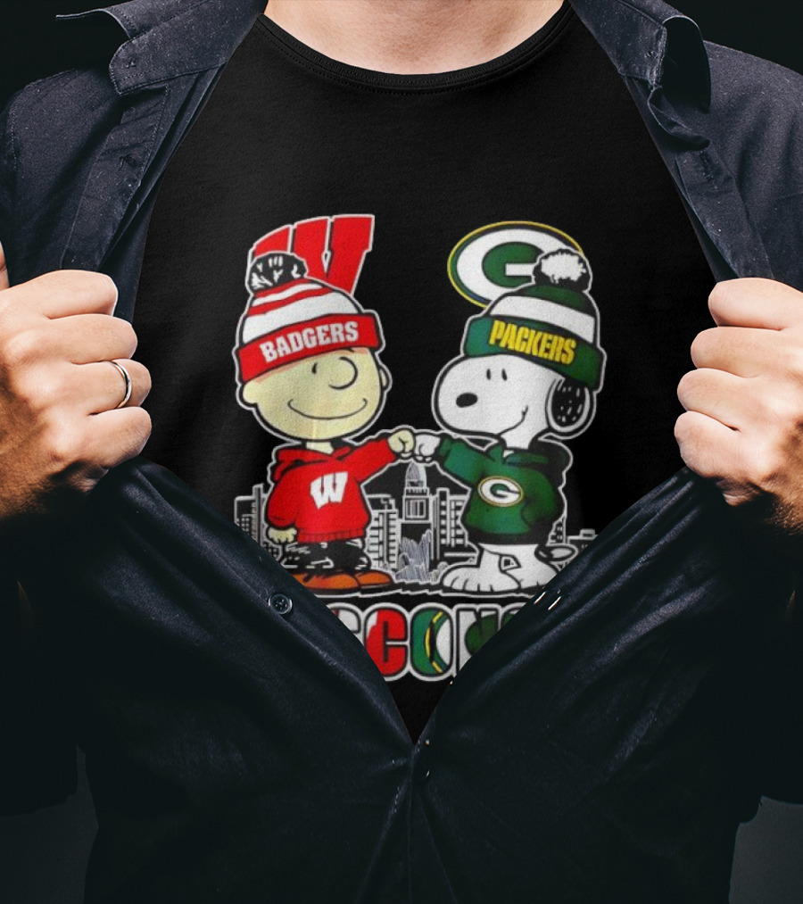 Peanuts Wisconsin Badgers Packers Wisconsin Snoopy Charlie Brown T-Shirt