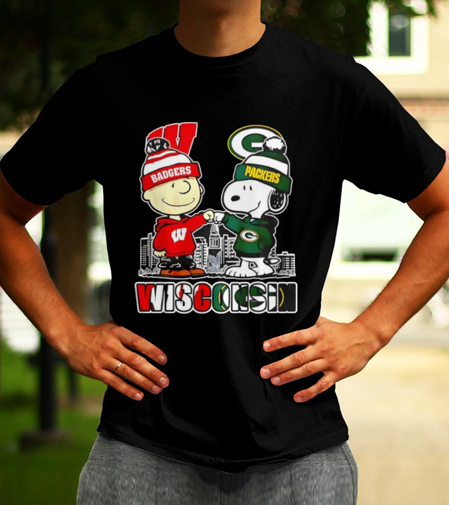 Peanuts Wisconsin Badgers Packers Wisconsin Snoopy Charlie Brown T-Shirt