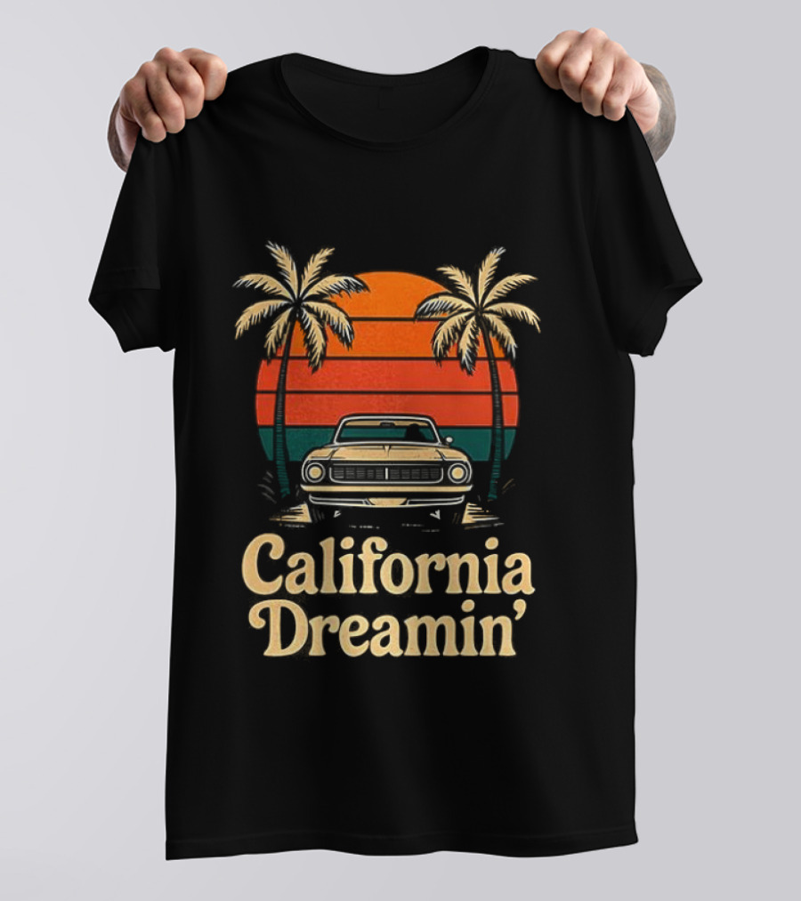 California Dreamin Vintage Sunset Car Palm Trees T-Shirt