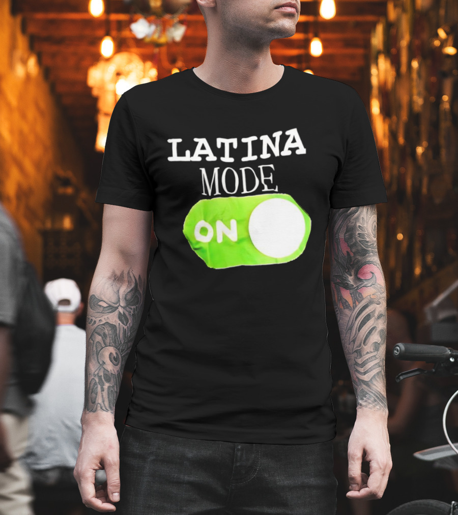 Latina Mode On Switch Green Circle T-Shirt
