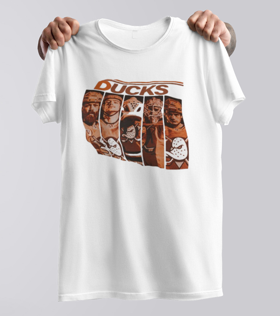 Y2K Anaheim Ducks Vintage Team Players Hockey Aesthetic T-Shirt