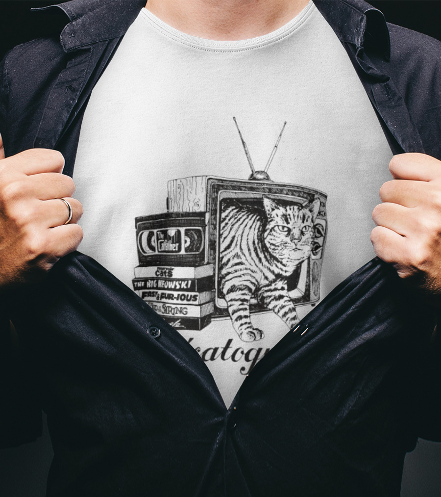 Cinécatographe Cat TV With Retro Television And Books T-Shirt