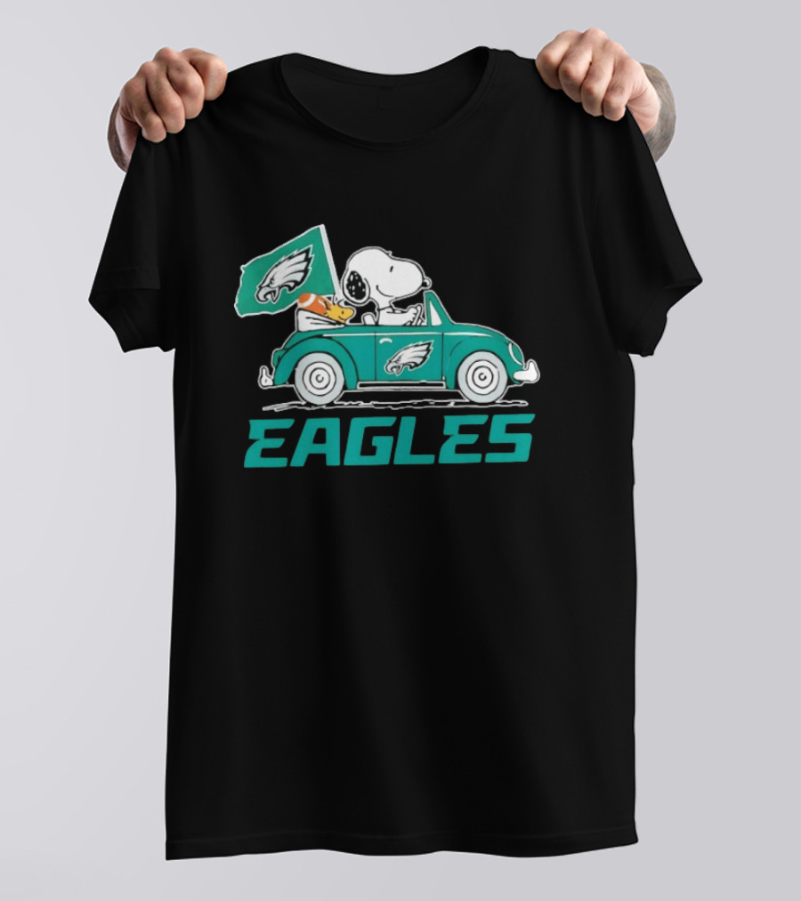 Snoopy Woodstock Driving Car With Philadelphia Eagles Flag EAGLES T-Shirt