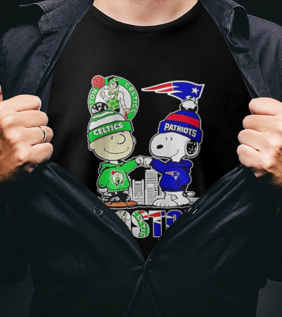 Charlie Brown Snoopy Celtics Patriots Boston Fist Bump T-Shirt