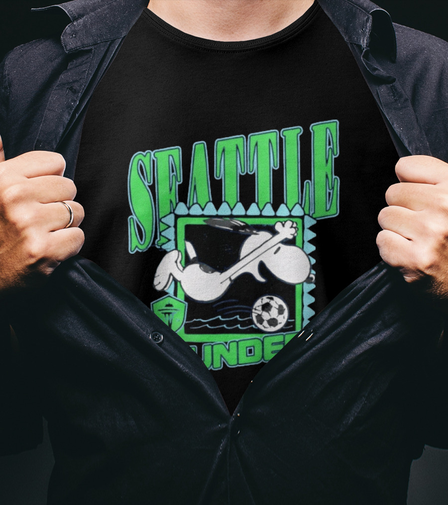 Peanuts Snoopy Seattle Sounders Soccer Collaboration T-Shirt