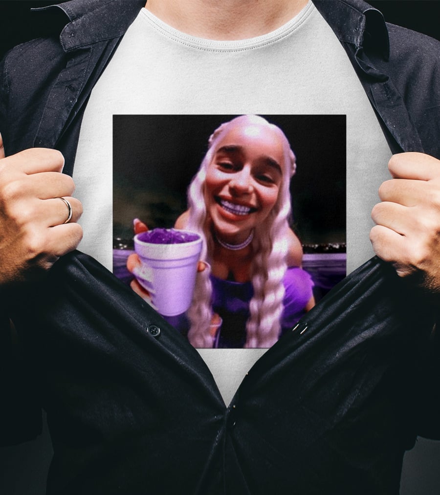 Emilia Clarke Purple Cup Queen Of Dragons Vibrant Smile T-Shirt