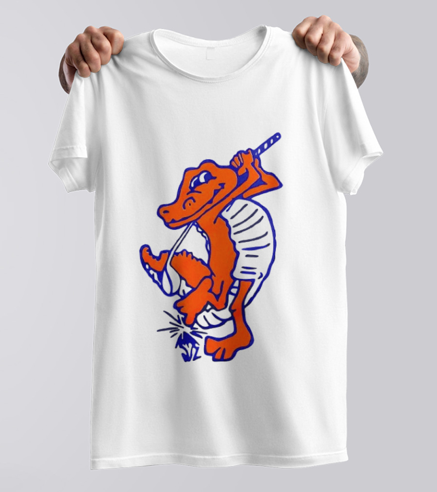 Swinging Gator Vintage Cartoon Playing Golf T-Shirt