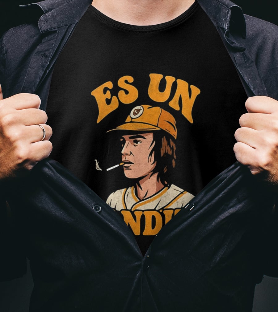 Es Un Bandito Smoking Vintage Baseball Aesthetic T-Shirt