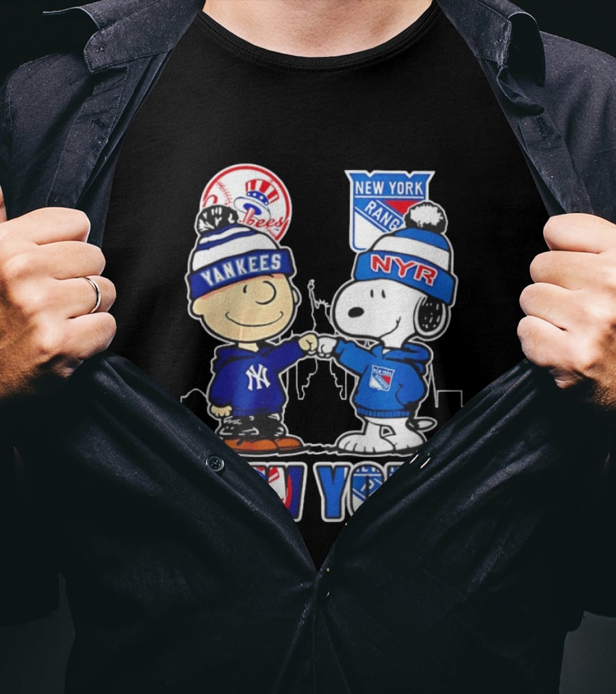 New York Yankees Vs Rangers Charlie Brown Snoopy Fan Gear T-Shirt