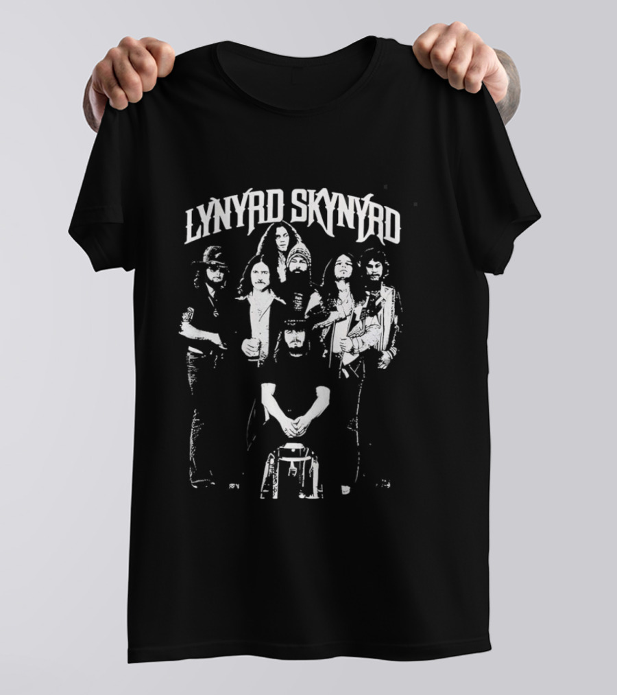 Lynyrd Skynyrd Band Group Photo Vintage Style T-Shirt