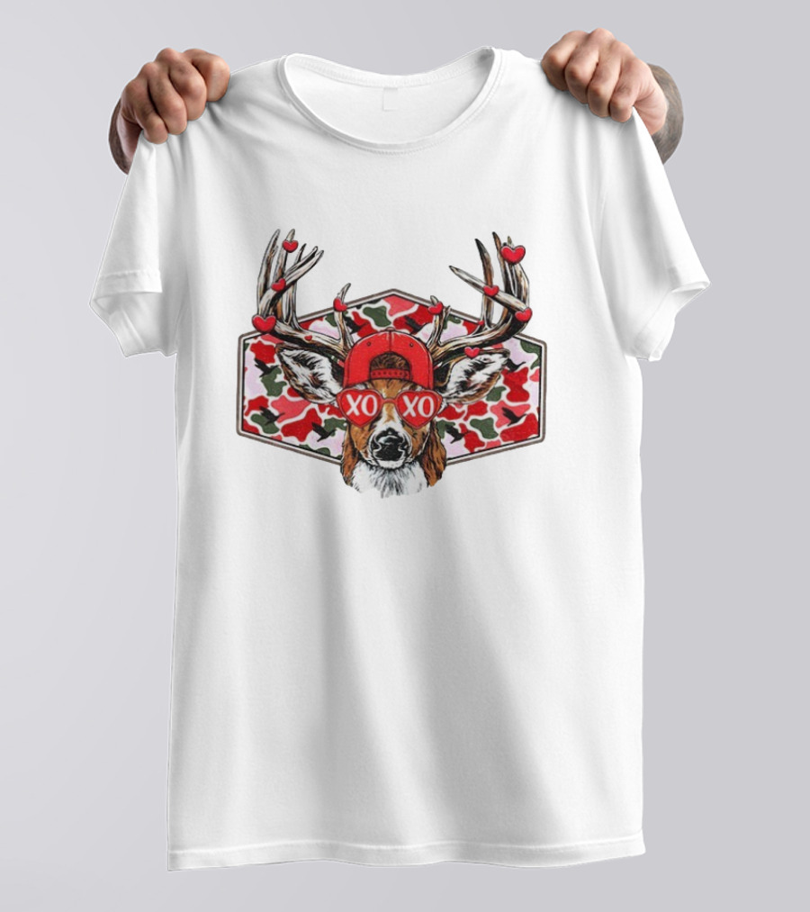 Deer Hunter Valentines Day XO XO Hearts Antler Camo T-Shirt