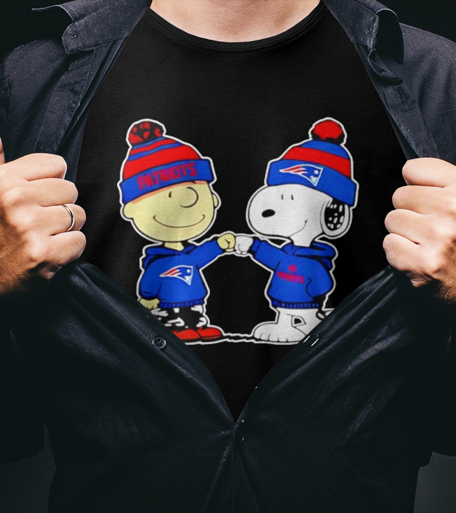 Snoopy And Charlie Brown Patriots Beanie Fist Bump T-Shirt