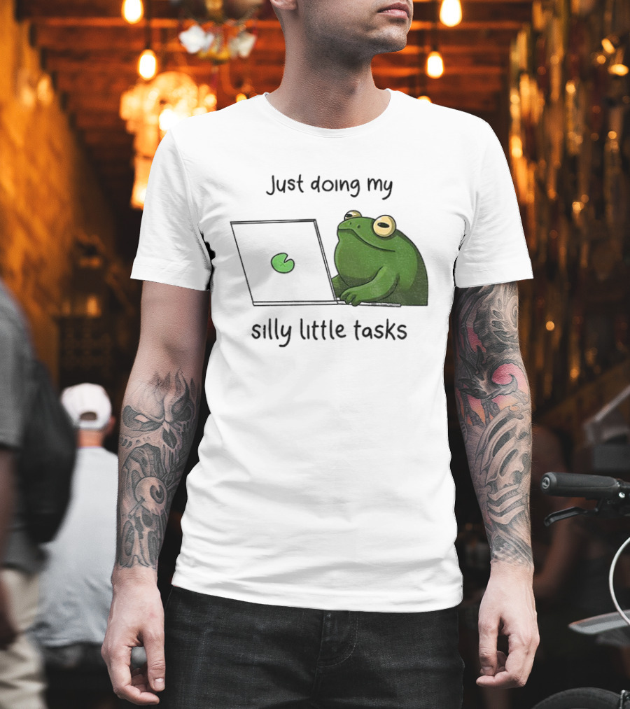 Silly Frog Doing My Little Tasks Playful Green T-Shirt