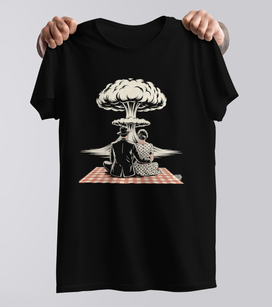 Atomic Picnic Romance End Of The World Mushroom Cloud Couple T-Shirt