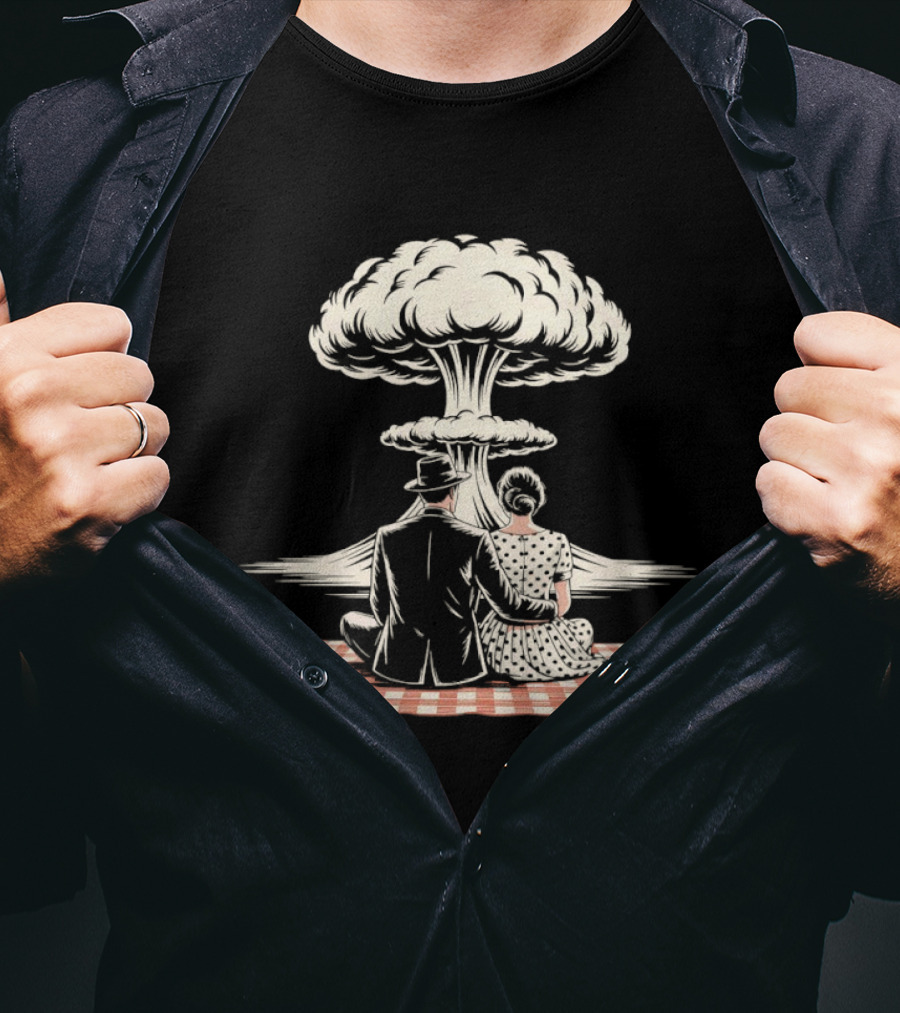 Atomic Picnic Romance End Of The World Mushroom Cloud Couple T-Shirt