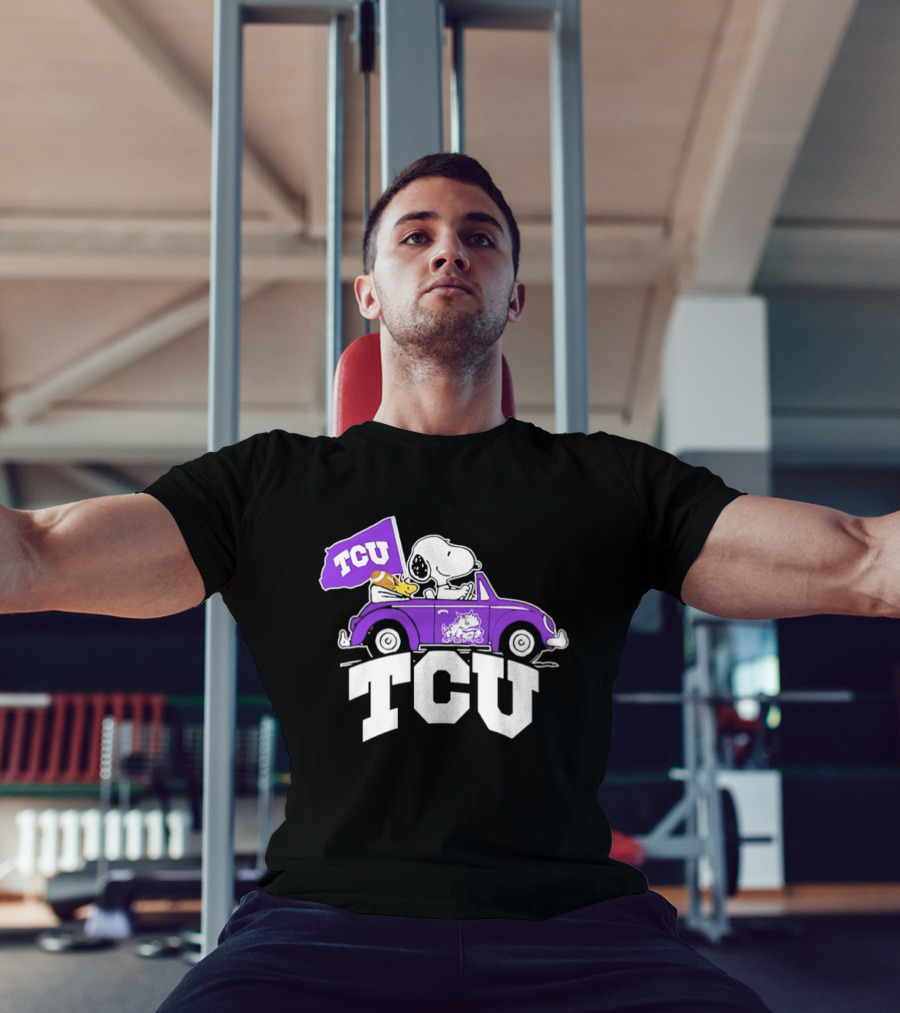 Snoopy Woodstock Driving Purple Car TCU Horned Frogs Flag T-Shirt