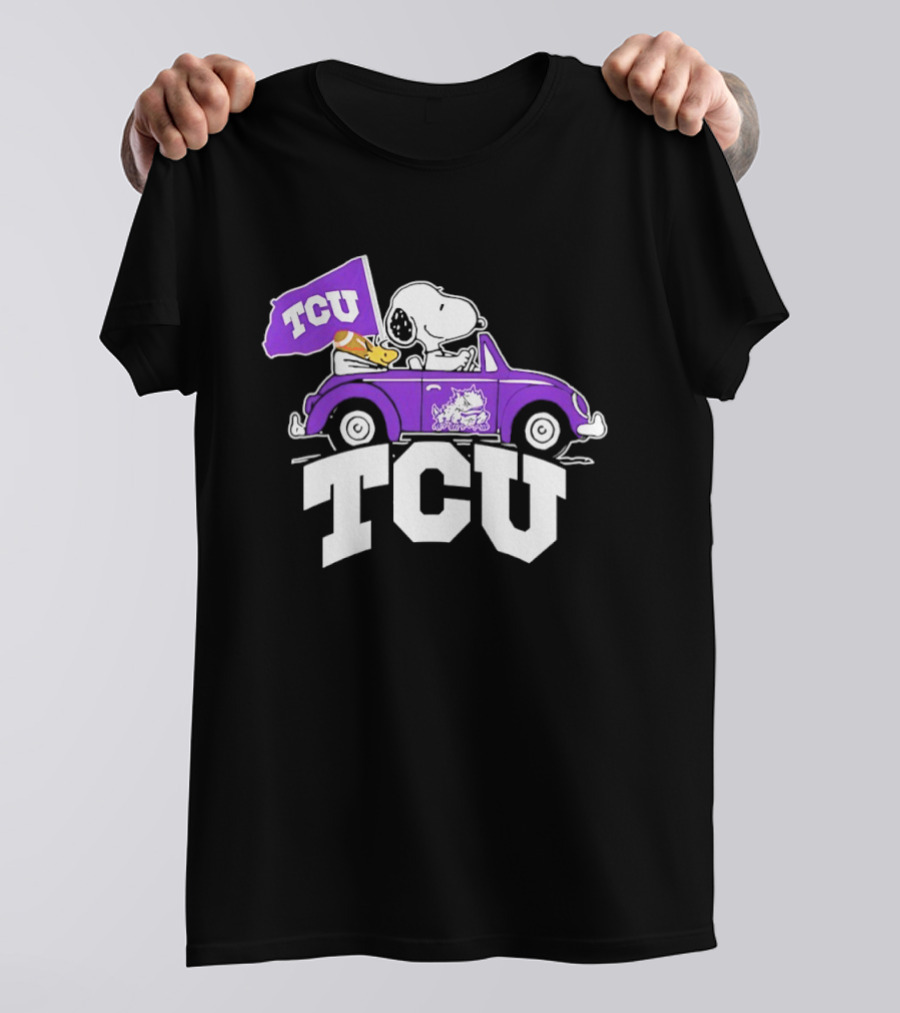 Snoopy Woodstock Driving Purple Car TCU Horned Frogs Flag T-Shirt