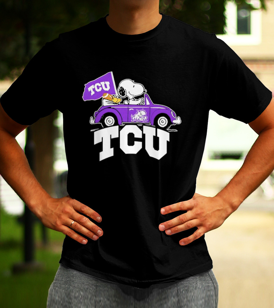 Snoopy Woodstock Driving Purple Car TCU Horned Frogs Flag T-Shirt