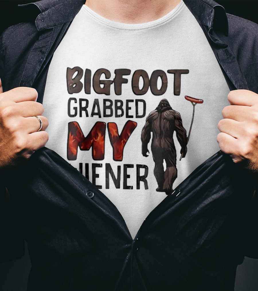 Bigfoot Grabbed My Wiener Hot Dog Meme T-Shirt