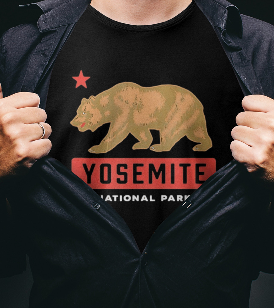 Yosemite Bear California Republic National Park Established 1890 T-Shirt