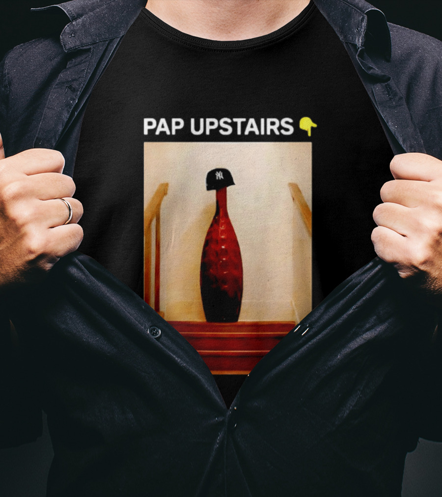 PAP UPSTAIRS New York Yankees Iconic Hat Emoji Stairs T-Shirt