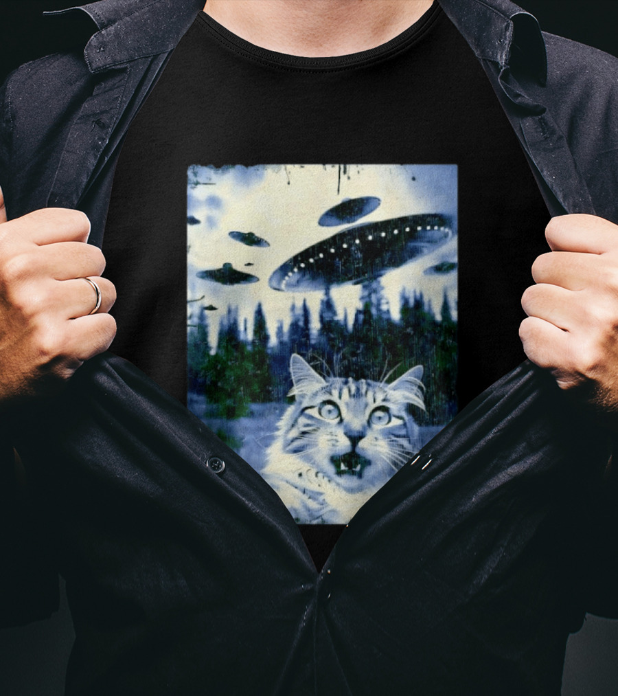 UFO Cat Extraterrestrial Surprise Scene T-Shirt