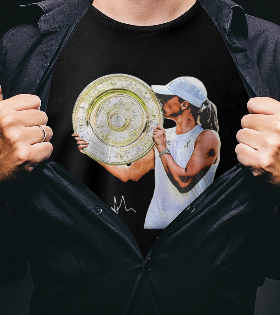 Iga Swiatek Wimbledon Champion Trophy Celebration T-Shirt
