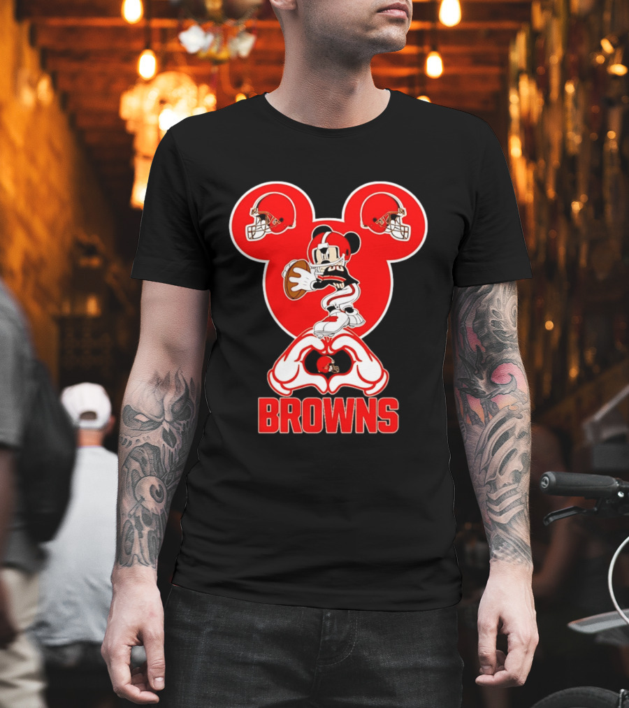 Cleveland Browns Mickey Mouse Football Quarterback Love T-Shirt