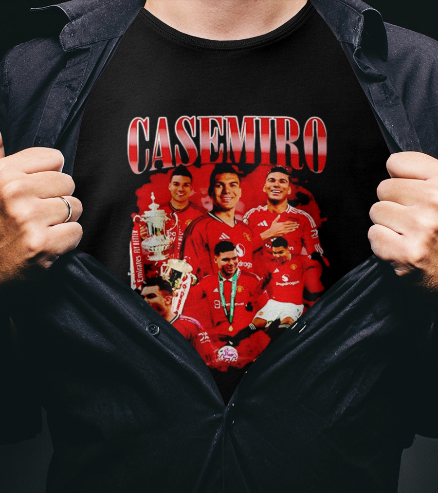 Casemiro Manchester United Trophy Celebrations Retro Football T-Shirt