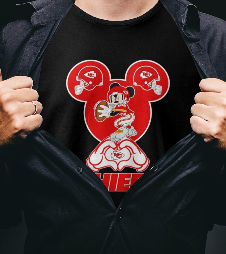 Kansas City Chiefs Mickey Mouse Football Love Heart Hands T-Shirt
