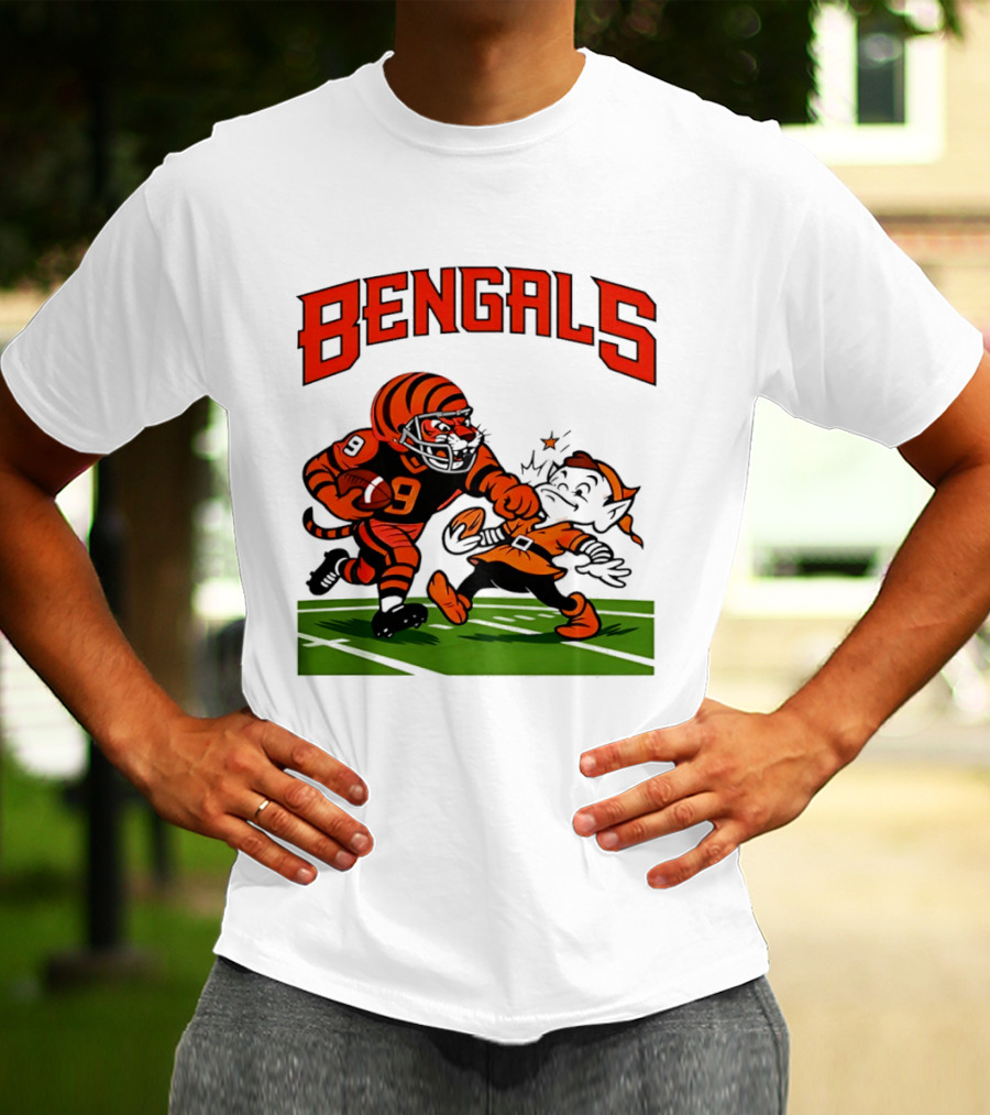 Bengals Tiger Player Tackling Browns Elf Cleveland Rivalry T-Shirt