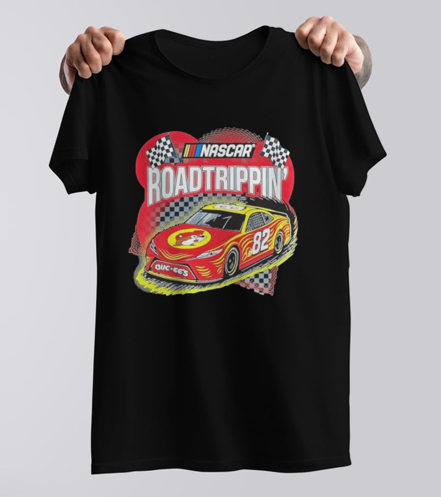NASCAR Road Trippin' Buc Ee's 82 Racing Car Checkered Flags T-Shirt