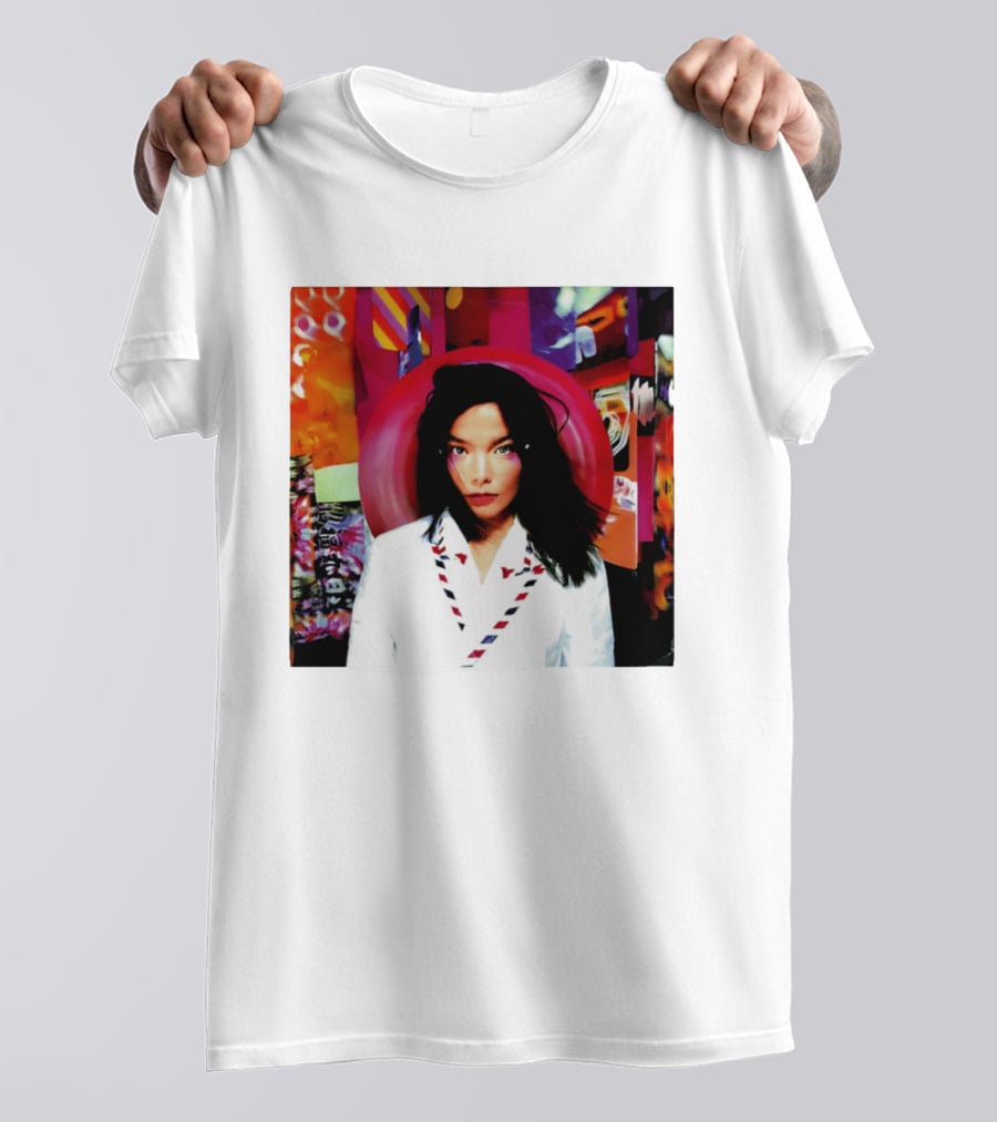 Anne Hathaway Björk And T-Shirt