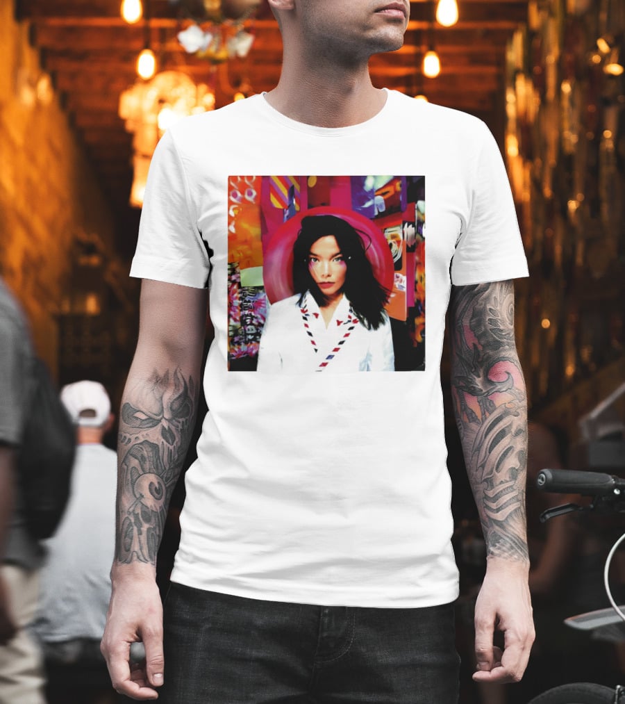 Anne Hathaway Björk And T-Shirt