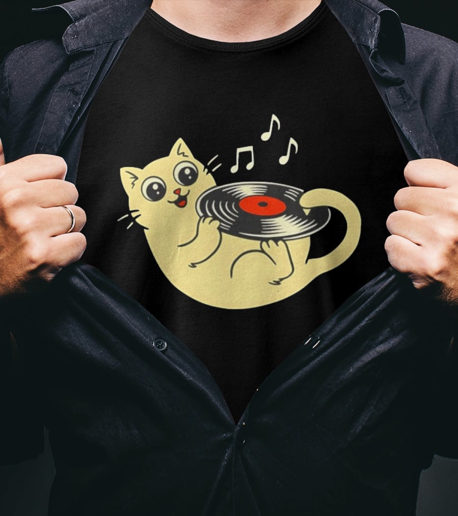 Turntable Cat Spinning Vinyl Record With Musical Notes T-Shirt