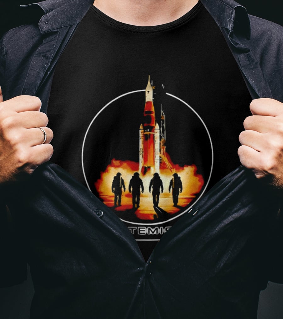 Artemis II Rocket Launch Astronauts And Liftoff T-Shirt