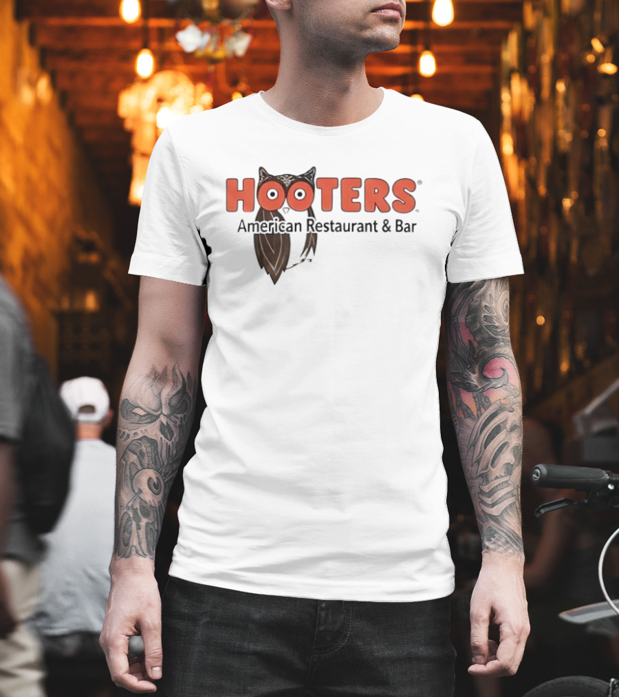 Hooters American Restaurant And Bar Owl Icon Trademark T-Shirt