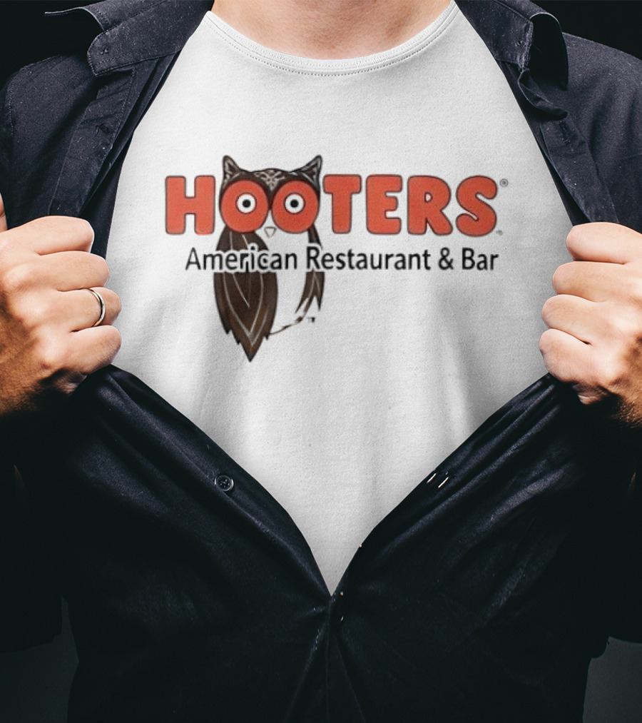 Hooters American Restaurant And Bar Owl Icon Trademark T-Shirt