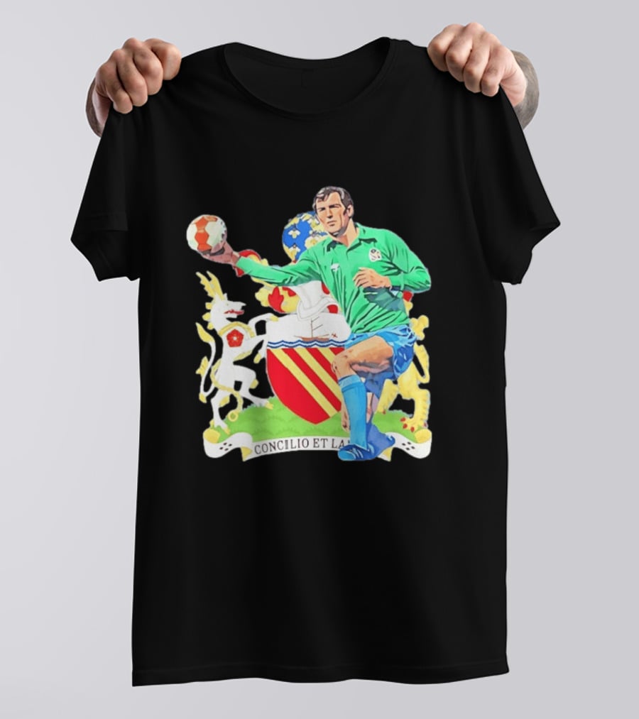 Joe Corrigan Manchester City Goalkeeper Concilio Et Labore Crest T-Shirt