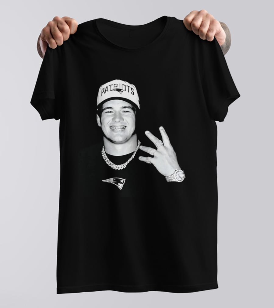 Drake Maye Patriots Cap Rings And Necklace T-Shirt