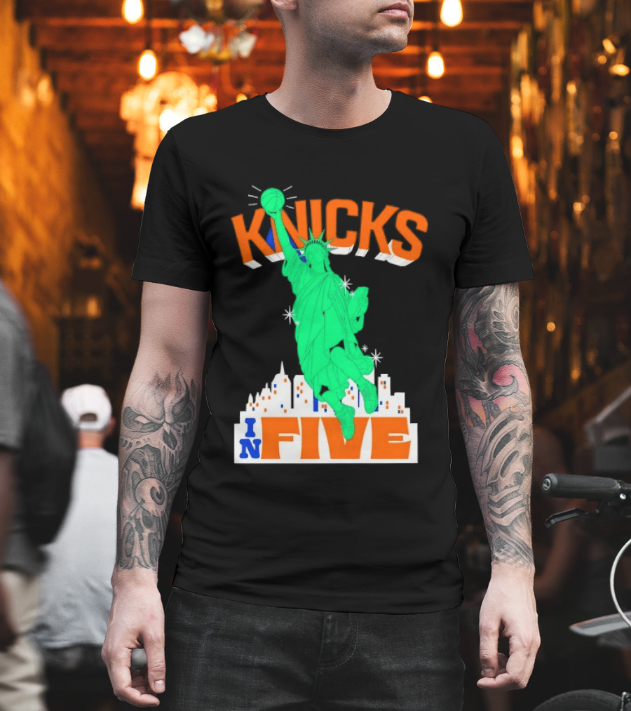 Knicks Statue Of Liberty Dunk In Five Basketball Cartoon Skyline T-Shirt